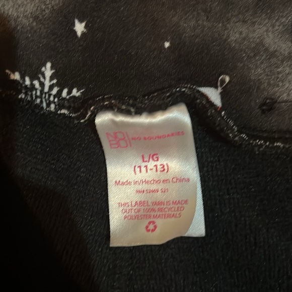 No boundaries women holiday Leggings. Fleece lined. Size Largee - Picture 2 of 3